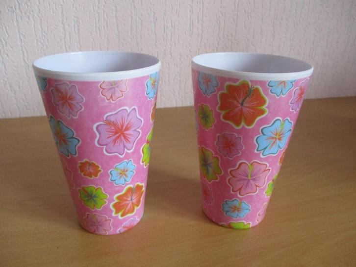 2 Drinkbekers - camping bekers - melamine, Huis en Inrichting, Keuken | Servies, Zo goed als nieuw, Overige typen, Overige stijlen