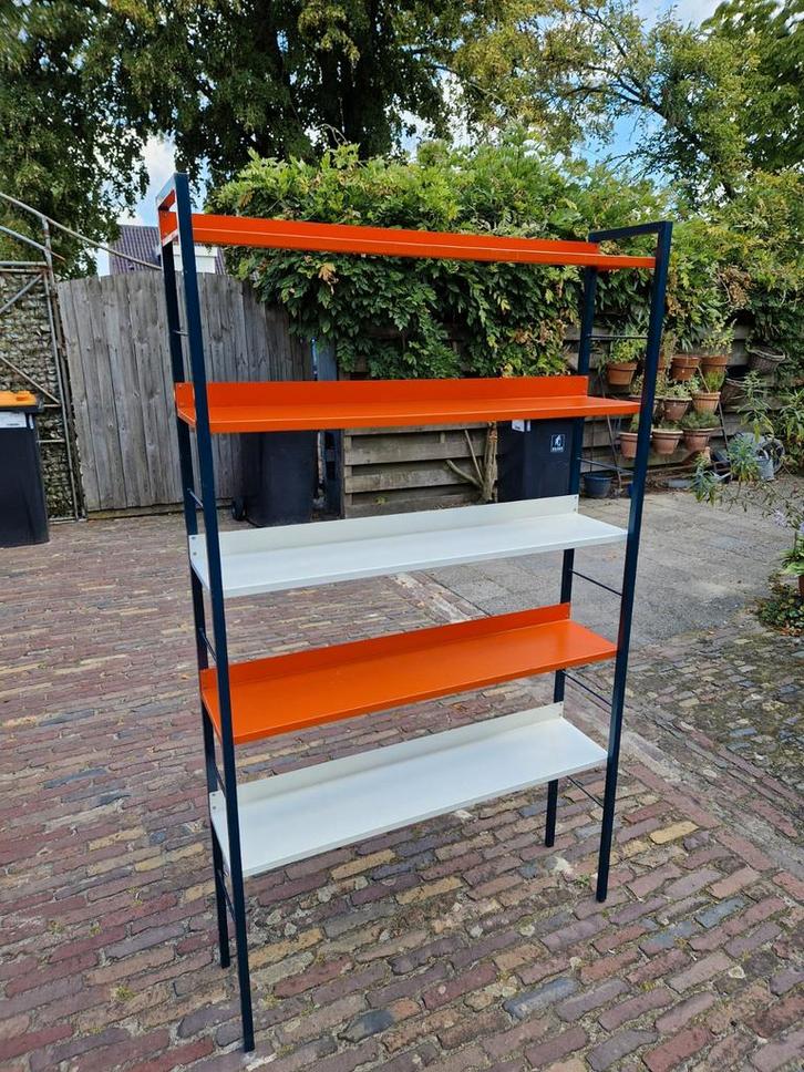 Adriaan Dekker Tomado hoge boekenkast jaren 60 wandrek, Huis en Inrichting, Kasten | Boekenkasten, 50 tot 100 cm, 150 tot 200 cm