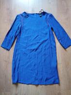 Mooi blauwe jurk mt 42, Kleding | Dames, Jurken, Blauw, Maat 42/44 (L), Knielengte, Ophalen of Verzenden