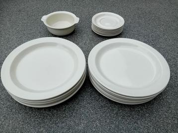 Servies Arabia Kesti Finland in prima gave staat Göran Bäck beschikbaar voor biedingen