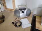 draagbare radio met cd en cassettedeck en boekje grundig, Audio, Tv en Foto, Cd-spelers, Ophalen of Verzenden, Zo goed als nieuw