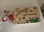 Houten babyboek met kinderversjes, Ophalen of Verzenden, Nieuw, Overige typen