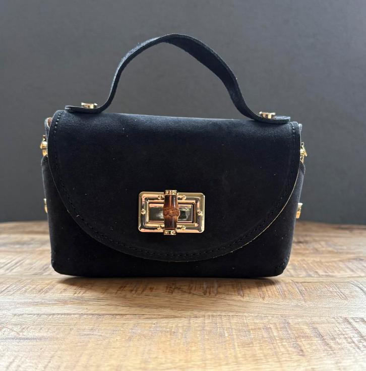 Nieuwe dames tas zwart suède, Sieraden, Tassen en Uiterlijk, Tassen | Schoudertassen, Nieuw, Overige merken, Zwart, Leer, Ophalen of Verzenden