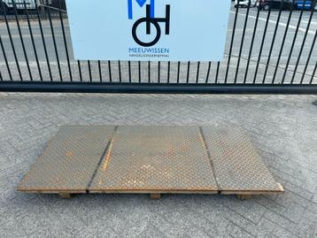 Stalen traanplaat/tranenplaat/traanplaat 2000x1000x4MM 2ST beschikbaar voor biedingen