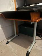 Vintage schoolbureau met formica blad, Kinderen en Baby's, Kinderkamer | Tafels en Stoelen, Ophalen of Verzenden, Gebruikt, Tafel(s)