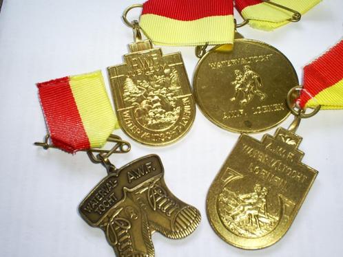 Miniatuurflesjes ca 50 st drank afgesloten div merken apart, Verzamelen, Complete verzamelingen en Collecties, Ophalen of Verzenden