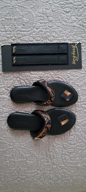 Terry Ray slippers leer beschikbaar voor biedingen