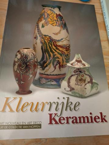 Kleurrijke Keramiek Art nouveau en art deco collectie Noppen beschikbaar voor biedingen
