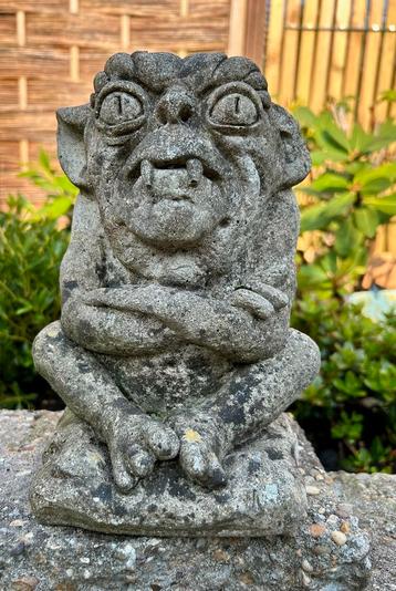 Tuinbeeldje Gremlin met grote ogen. beschikbaar voor biedingen