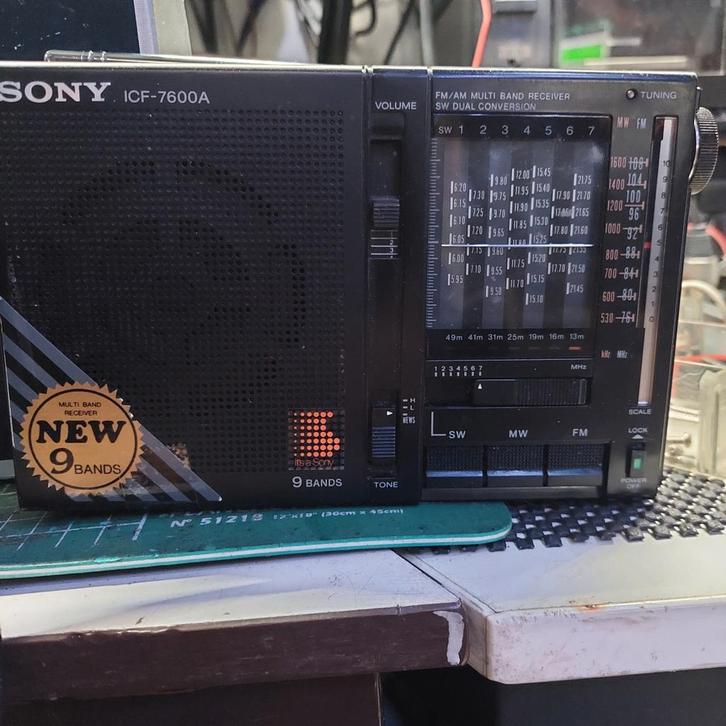 Defecte Sony ICF-7600A Wereldontvanger, Telecommunicatie, Zenders en Ontvangers, Niet werkend, Ophalen of Verzenden