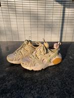 Nike Huarache schoenen, Ophalen of Verzenden, Zo goed als nieuw, Overige kleuren