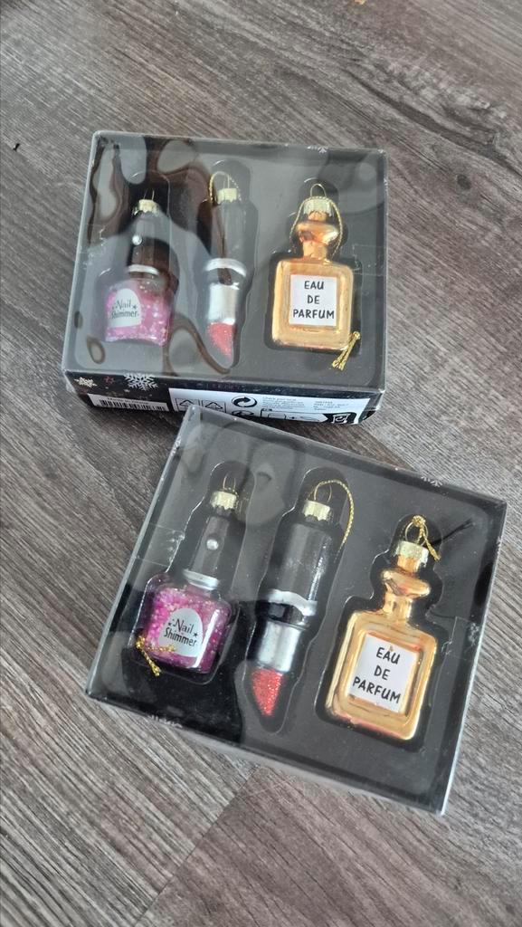 Twee doosjes kerstballen, Diversen, Kerst, Nieuw, Ophalen of Verzenden