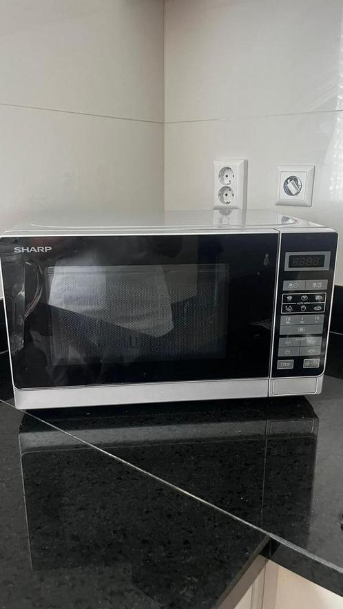 SHARP R242 magnetron, Witgoed en Apparatuur, Magnetrons, Zo goed als nieuw, Vrijstaand, 45 tot 60 cm, Ophalen