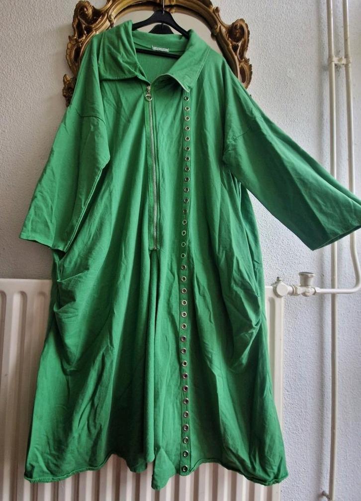 Als nieuw! New collection groen uniek lang builen vest jasje, Kleding | Dames, Grote Maten, Zo goed als nieuw, Trui of Vest, Groen