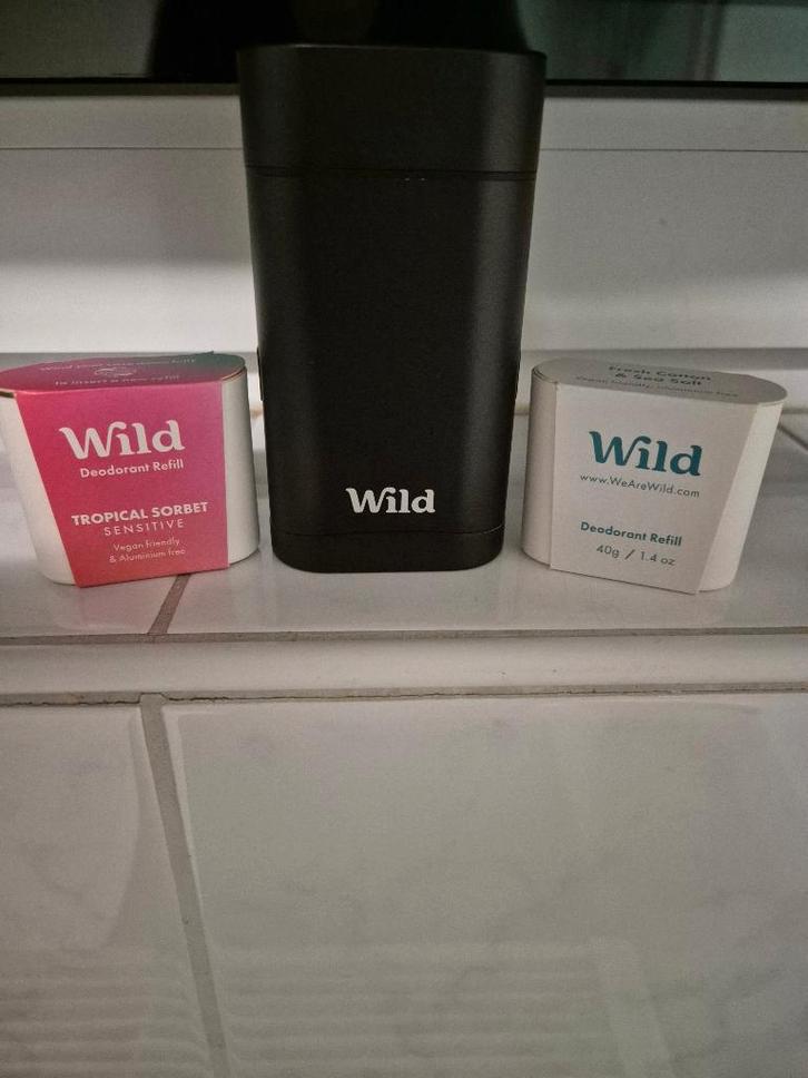 WILD deodorant (natuurlijke,aluminiumvrije formule), Sieraden, Tassen en Uiterlijk, Uiterlijk | Lichaamsverzorging, Zo goed als nieuw