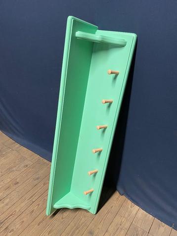 Houten commode plank/kapstok  beschikbaar voor biedingen