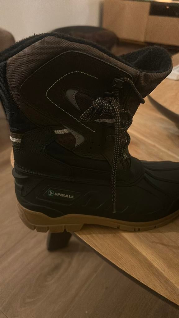 Snowboots mt38, Ophalen of Verzenden, Zo goed als nieuw, Jongen of Meisje, Laarzen
