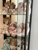 Porselijnen poppen met vitrine kast, Verzamelen, Poppen, Ophalen, Gebruikt