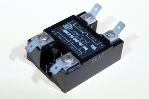 SOLID STATE RELAY, Hobby en Vrije tijd, Elektronica-componenten, Nieuw, Ophalen of Verzenden