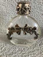 Vintage Parfumflesje met Zilveren kleurige Details, Antiek en Kunst, Ophalen of Verzenden