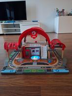 Hape houten treinstation, Kinderen en Baby's, Speelgoed | Thomas de Trein, Ophalen of Verzenden