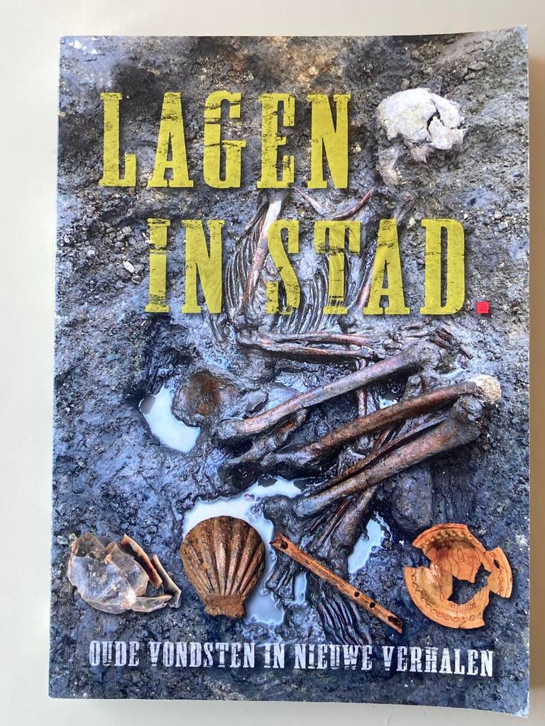 Lagen in stad Groningana, Ophalen of Verzenden, Zo goed als nieuw