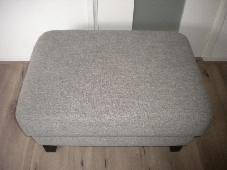 Nieuwe Hocker:, Huis en Inrichting, Banken | Voetenbanken en Poefen, Nieuw, 50 tot 75 cm, 75 tot 100 cm, Rechthoekig, Stof, Ophalen