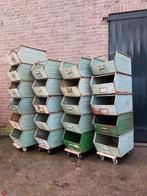 Oude vintage stapelbak magazijnbak mint groen plantenbak, N, Minder dan 35 cm, Ophalen of Verzenden, N