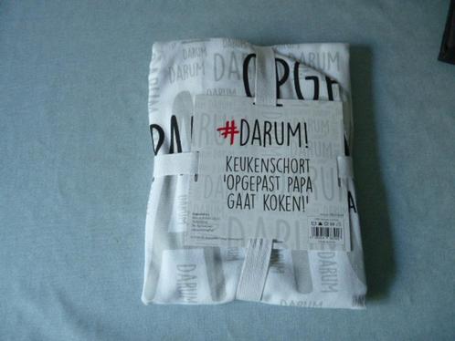 Opgepast Pappa gaat koken witte schort - #DARUM! Nieuw, Huis en Inrichting, Keuken | Textiel, Nieuw, Schort, Wit, Ophalen of Verzenden