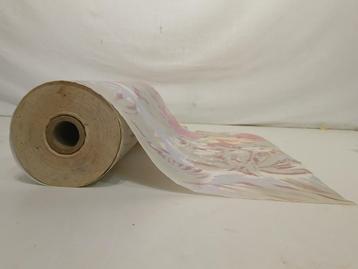 Grote rol inpakpapier beschikbaar voor biedingen