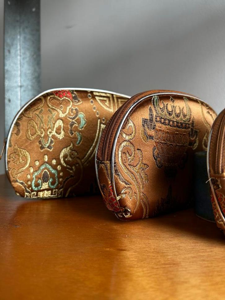 Chinese satijnen tasjes, Sieraden, Tassen en Uiterlijk, Beautycases, Nieuw, Softcase, Bruin, Ophalen of Verzenden