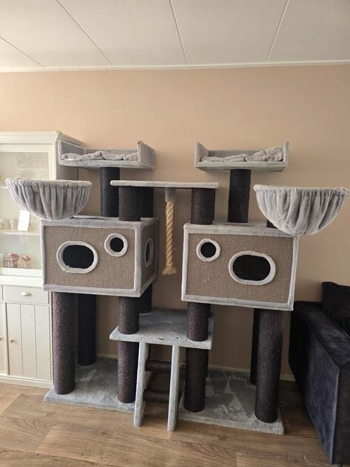 Krabpaal royal cat palace blackline van RHRpets, Dieren en Toebehoren, Krabmeubelen, Gebruikt, Krabpaal, Ophalen