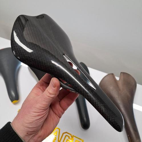 Full Carbon race zadel zéér licht 111 gram NIEUW, Fietsen en Brommers, Fietsonderdelen, Nieuw, Racefiets, Zadel, Ophalen of Verzenden