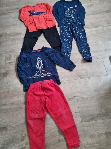 3 Winterpyjama's Maat 104/110 - Gebruikt beschikbaar voor biedingen