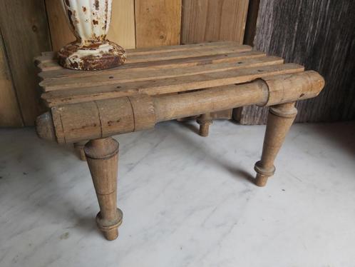 Mooi frans houten vensterbank krukje / laag bankje, Antiek en Kunst, Curiosa en Brocante, Verzenden