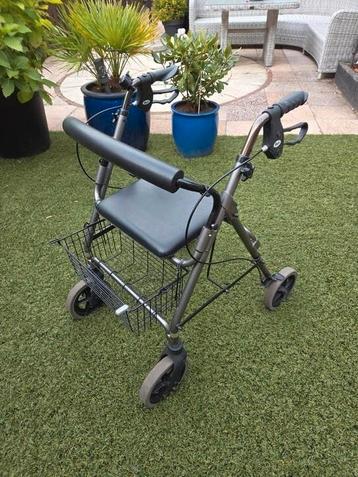 Izgs Rollator Light  Medipoint,luxe zitting,bel, 8.4 kg.,  beschikbaar voor biedingen