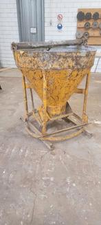 Betonkubel , overbodig geworden, Ophalen, Gebruikt