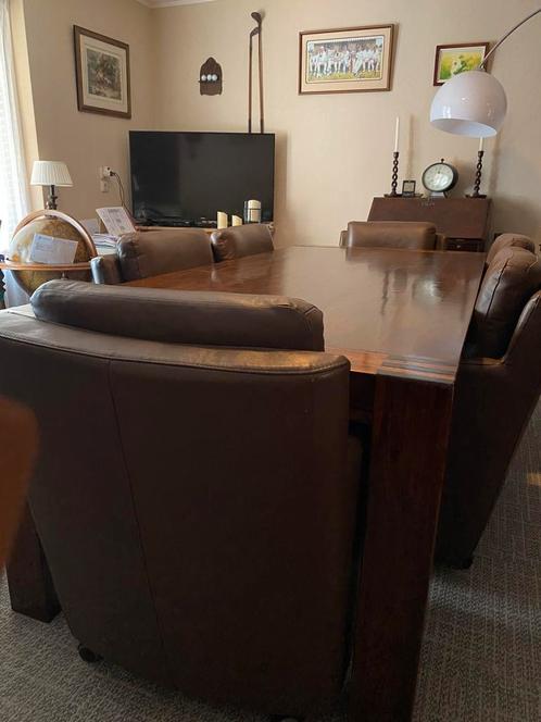 Mooi groot tafel en 6 lederen stoel voor binnen/overkapping, Huis en Inrichting, Tafels | Eettafels, Zo goed als nieuw, 100 tot 150 cm