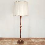 Vintage lamp teak met gouden accenten, Huis en Inrichting, Lampen | Vloerlampen, Gebruikt, 100 tot 150 cm, Vintage, Hout