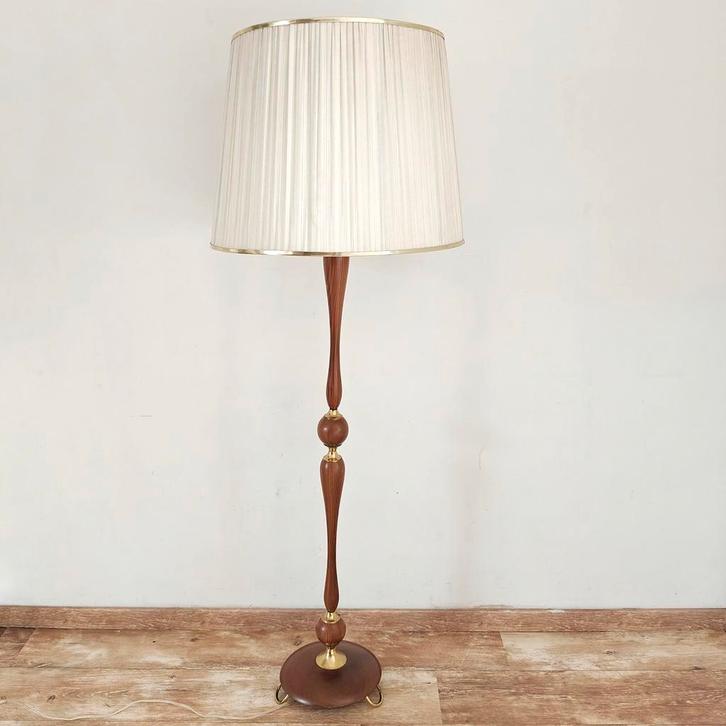 Vintage lamp teak met gouden accenten, Huis en Inrichting, Lampen | Vloerlampen, Gebruikt, 100 tot 150 cm, Hout, Overige materialen