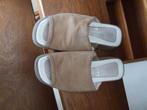 Aco zeer nette beige leren slippers maat 40, Slippers, Beige, Ophalen of Verzenden, Zo goed als nieuw