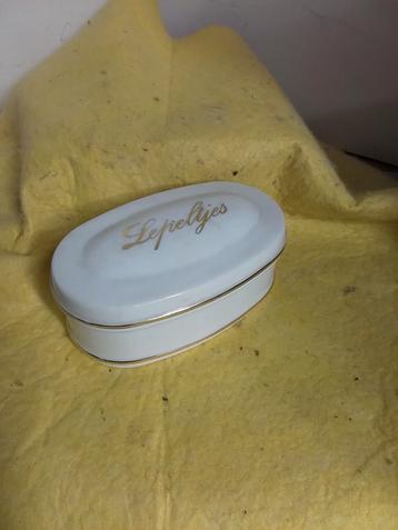 14358) mooie oude lepeltjes pot  beschikbaar voor biedingen