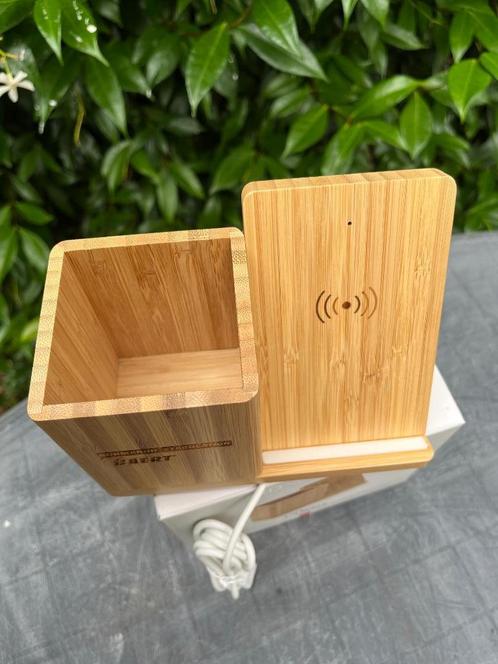 Draadloze oplader + pennenbak NIEUW bamboe XDXlusive met usb, Telecommunicatie, Mobiele telefoons | Telefoon-opladers, Nieuw, Apple iPhone