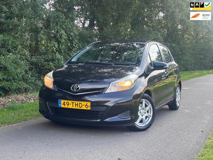 Toyota Yaris 1.3 VVT-i Aspiration | Airco + Cruise Nu € 4., Auto's, Toyota, Bedrijf, Te koop, Yaris, ABS, Achteruitrijcamera, Airbags