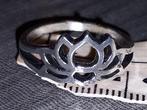 Mooie nieuwe zilver kleurige ring lotus, Sieraden, Tassen en Uiterlijk, Ringen, Ophalen of Verzenden, Zilver, Zilver