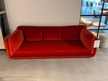 Leolux Lunetta midcentury / vintage look rood velvet beschikbaar voor biedingen