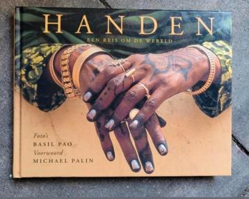 Handen - Basil Pao: Een Reis Om De Wereld 2006 beschikbaar voor biedingen