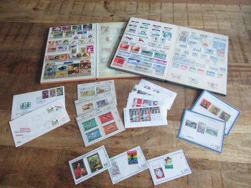 2 oude postzegel album eerste dag envelop kinderpostzegels, Postzegels en Munten, Postzegels | Volle albums en Verzamelingen, Nederland