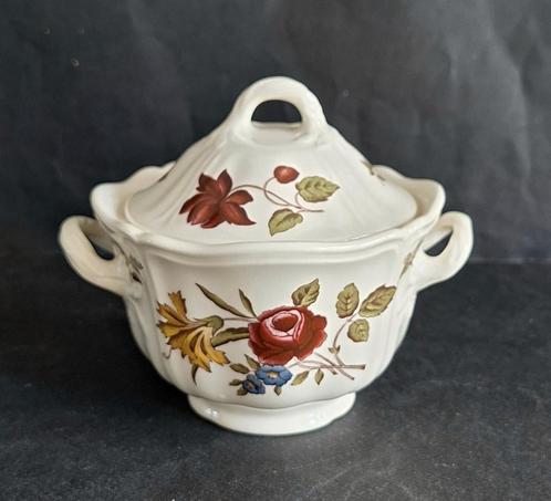Wedgwood of Etruria Barlaston suikerpot. Type Queens Sprays., Huis en Inrichting, Keuken | Servies, Zo goed als nieuw, Overige typen