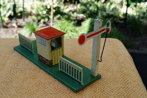 Antiek speelgoed HWN Hoofdsein met huisje HO/O spoor, Hobby en Vrije tijd, Modeltreinen | H0, Gebruikt, Brug, Tunnel of Gebouw